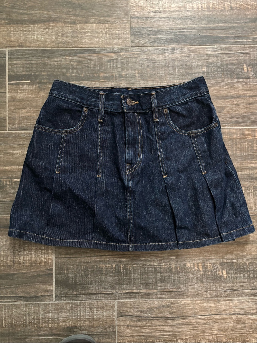 Levi’s Pleated Dark Indigo Denim Pleated Mini Skirt